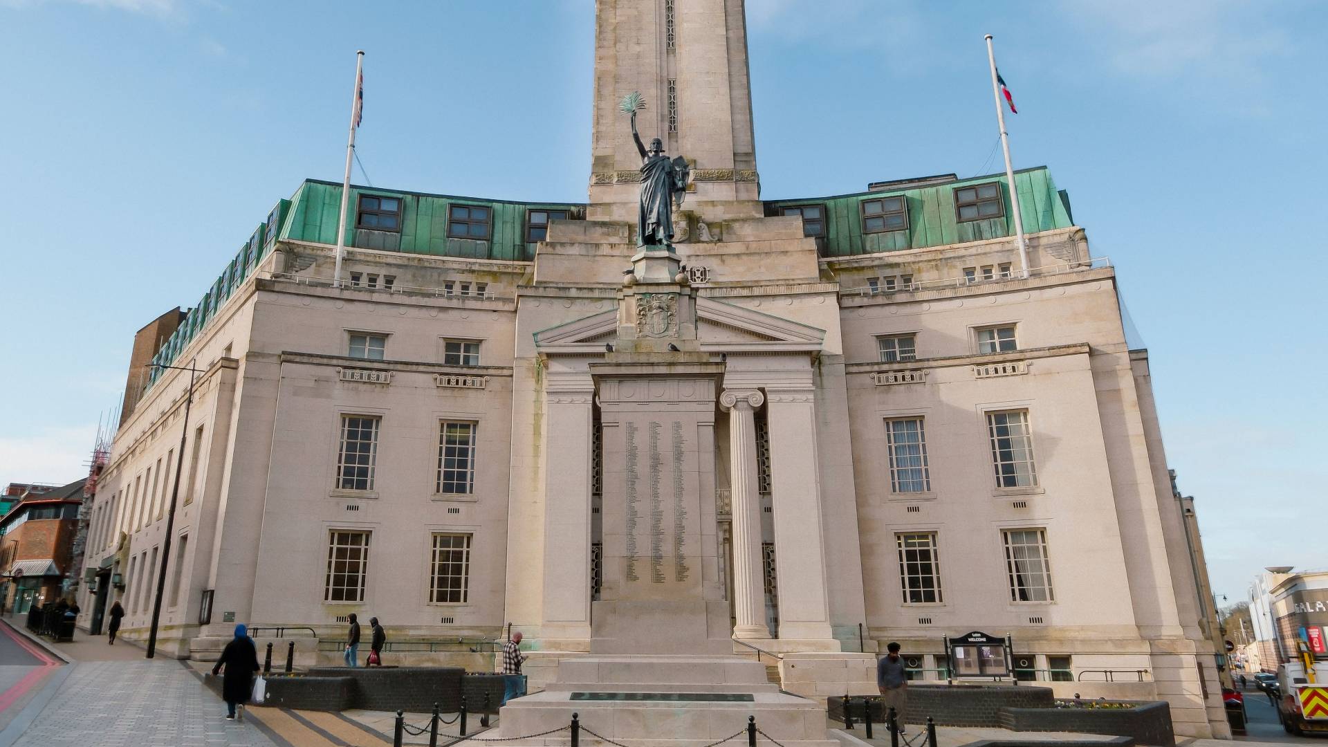 Luton Town Hall and war memorial